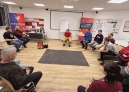 Erste Hilfe Coaching mti FF Frankenfels druch Manfred Hößl vom ASBÖ mit Defi