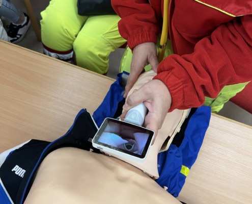Intubation mit Gerät bei interner ASBÖ-Schulung