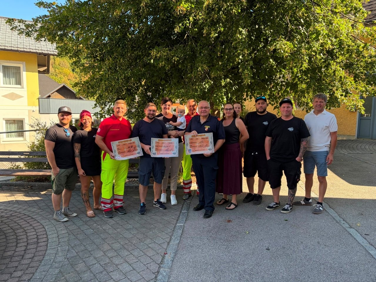 Gruppenfoto Spenden der KUBA-Crew